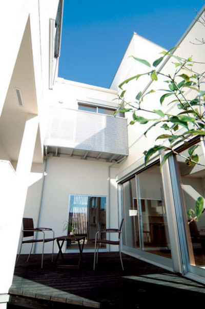 どの部屋にも温かい光が差し込む。