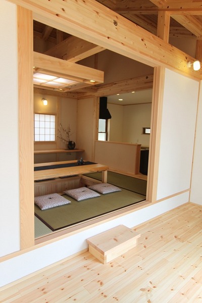 次世代ソーラーシステムそよ風の導入により、
 心地よい温熱環境を実現しています。