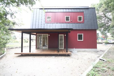 東側外観