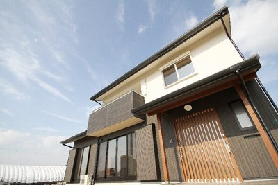 切妻屋根の落ち着いた雰囲気の外観 切妻屋根の落ち着いた雰囲気の外観