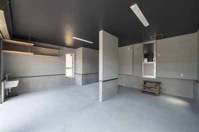 車２台分の駐車スペースを確保したビルドインガレージ