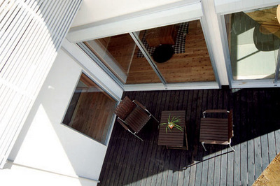 ウッドデッキを囲んだ設計。 ウッドデッキを囲んだ設計。