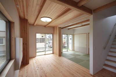 日当りのよいリビングと和室