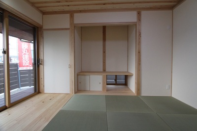 縁が広がる和室。来客の際はここでゆっくり過ごして頂く。 縁が広がる和室。来客の際はここでゆっくり過ごして頂く。