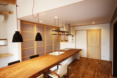 一枚板で造作のキッチン・ダイニングテーブル