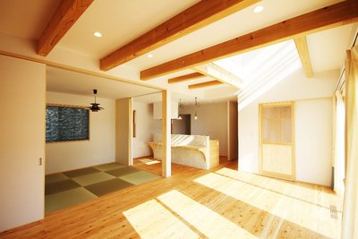 和室の2方向を開放したらLDKと繋がる大空間として使えます。