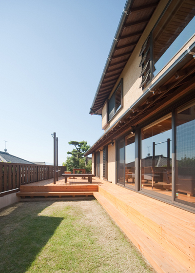 鉄棒やトレーニング台まで造作。