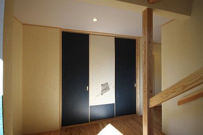 斬新なデザインが目を惹く和室の引戸