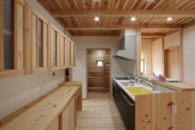 それぞれのお施主様に合ったキッチン。自由設計だからこそ出来る事。