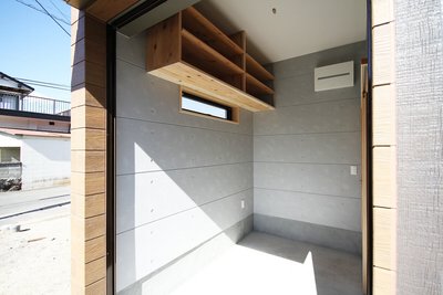 倉庫。自転車置きスペースにもなる多機能な空間。