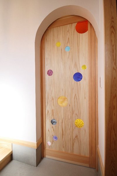 カラフルな水玉がかわいいオリジナルの引戸