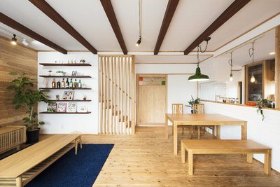 ＬＤＫは14.5畳。自然素材で質感も色も統一されていることもあり、実際の広さ以上に広く感じられます。