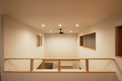 ホールより見る吹抜け