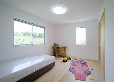 無垢の床材が気持ちいい子供室。 無垢の床材が気持ちいい子供室。