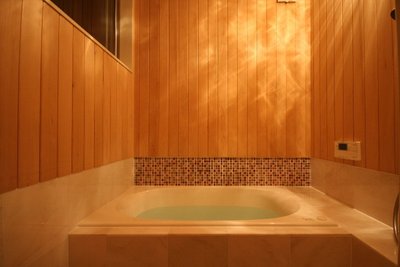 青森ヒバ造りの香りが心地良いオリジナル造作浴室 青森ヒバ造りの香りが心地良いオリジナル造作浴室