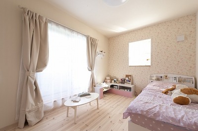 　それそれの寝室は、テーマカラーを決めて、自分らしいコーデイネートを楽しんでいます。