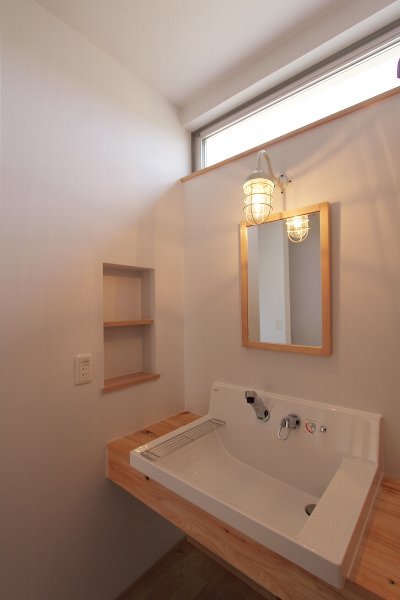 マリンライトが可愛い造作洗面台