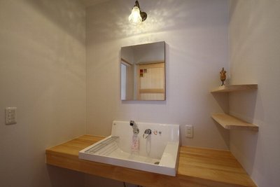 洗面台は、脱衣室から独立させることで使いやすさがアップ☆