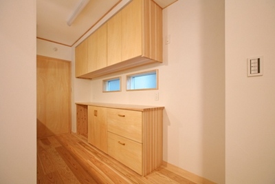 キッチン収納は大工さんの造作。 キッチン収納は大工さんの造作。
