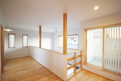 二階の広いフリースペースはキッズリビングとしても使えます 二階の広いフリースペースはキッズリビングとしても使えます