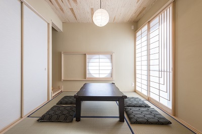 ご主人様がデザインして、オリジナルでつくった障子。 ご主人様がデザインして、オリジナルでつくった障子。