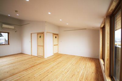 将来的に仕切れるようにつくった子供室