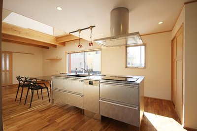 食洗器は洗浄力の高いGAGGENAUをセレクト。予洗いなしの鍋もきれいにしてくれます。