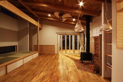 小上がり畳コーナーもある居心地抜群のリビング 小上がり畳コーナーもある居心地抜群のリビング