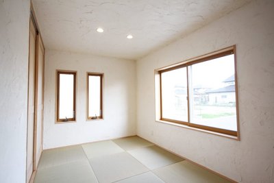 和室の壁はお施主様で珪藻土塗りをされました。