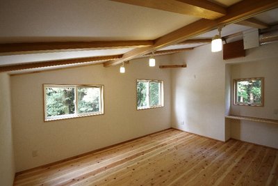 どこを見渡しても緑を感じれる室内