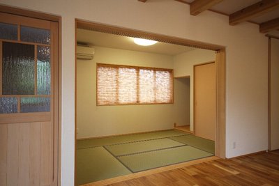 温かみのある空間に仕上げた和室