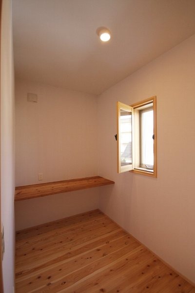 こもり感が落ち着ける書斎