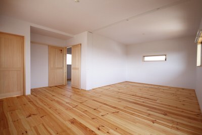 2階広々ホール。セカンドリビングとしても余裕の広さです。 2階広々ホール。セカンドリビングとしても余裕の広さです。