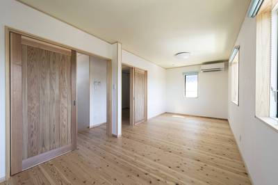 将来2つに区切ることができる子供部屋。