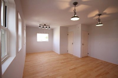 ２階子供室。将来的に仕切れる間取りに。