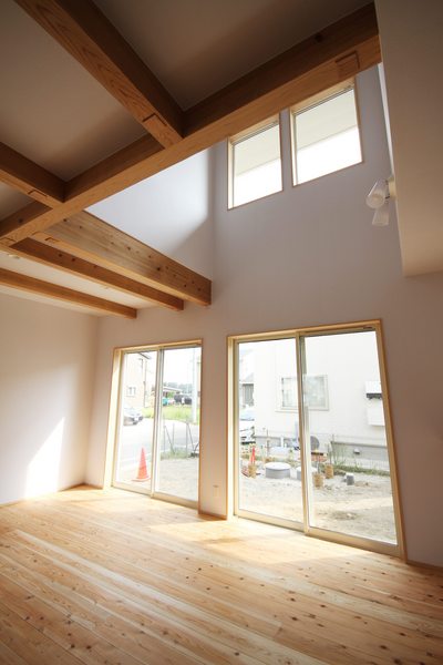 南から北へたっぷりのヒカリと風が抜けます