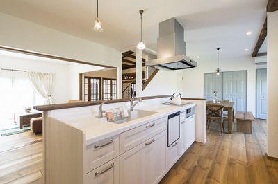 機能性に優れたプロヴァンススタイルのキッチン 機能性に優れたプロヴァンススタイルのキッチン