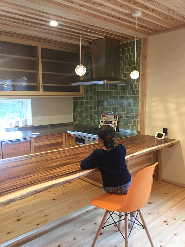 二階建てギャラリー